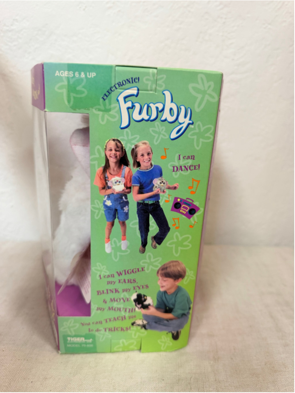 NIB Vintage 1998 Tiger Electronics White Furby with Blue Eyes Box Unopened - Picture 5 of 9